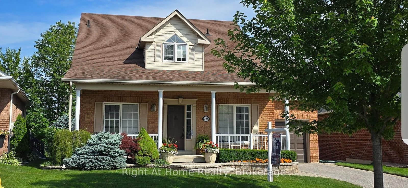 2-bedroom Detached at 303 WATERBURY Crescent