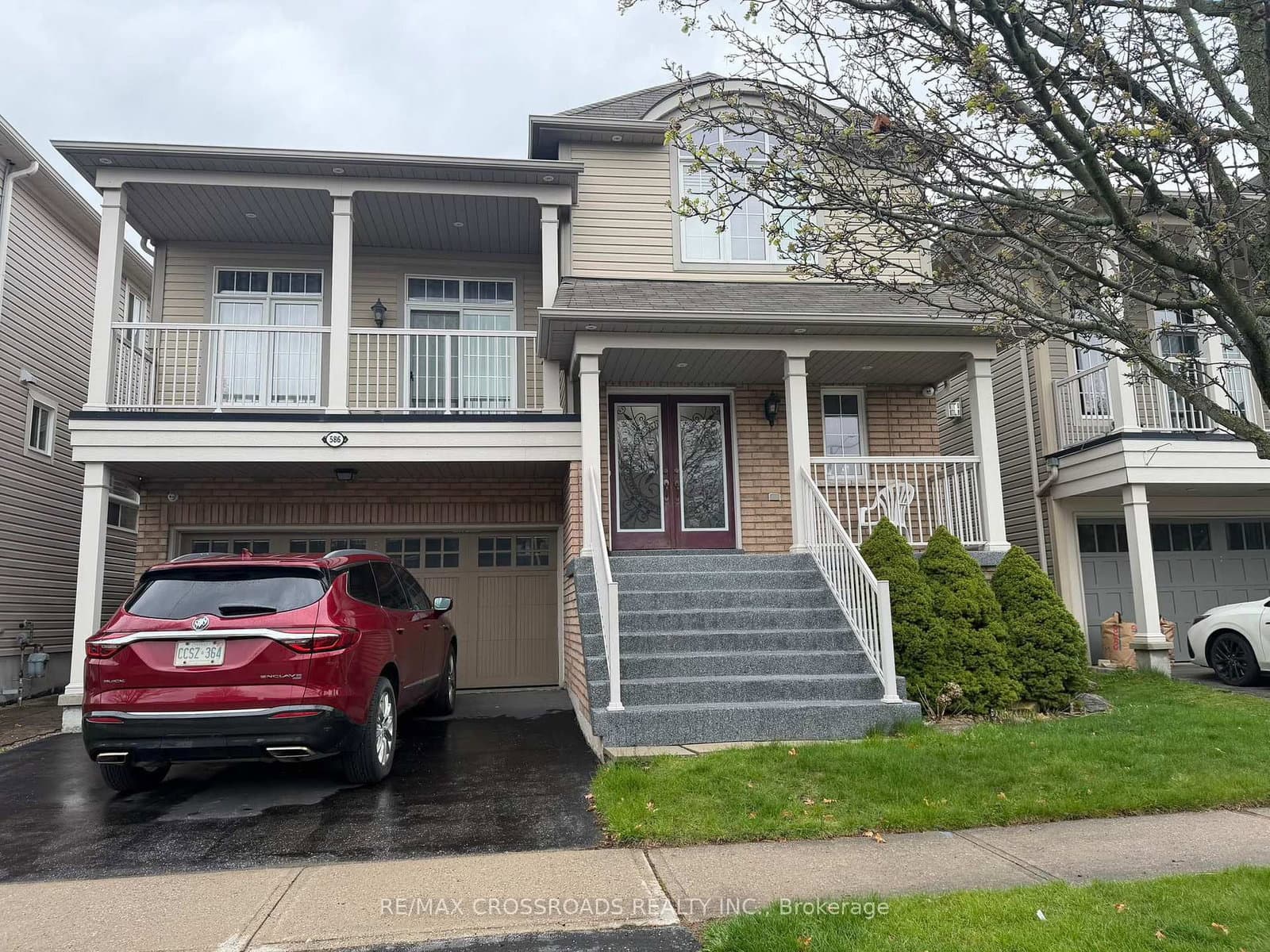 4-bedroom Detached at 586 Oldman Road