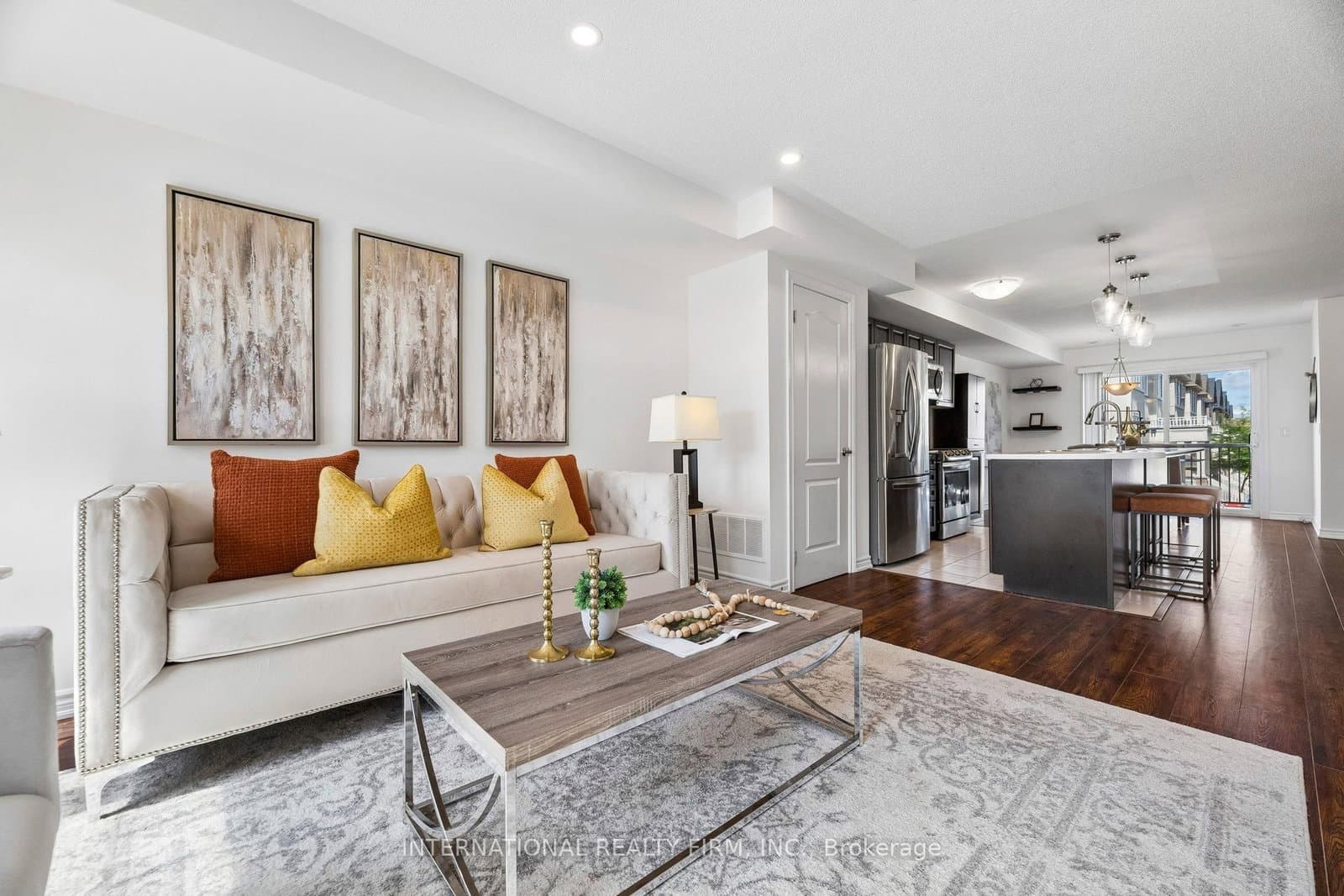 2-bedroom Condo Townhouse at 125 - 2500 Hill Rise Court