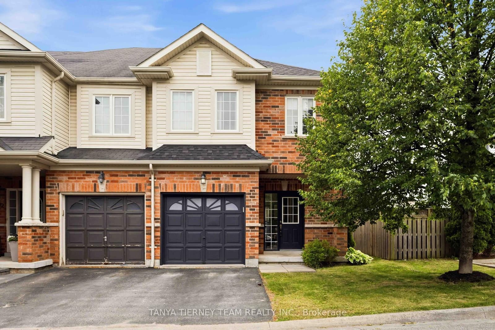 3-bedroom Att/Row/Townhouse at 70 Tempo Way