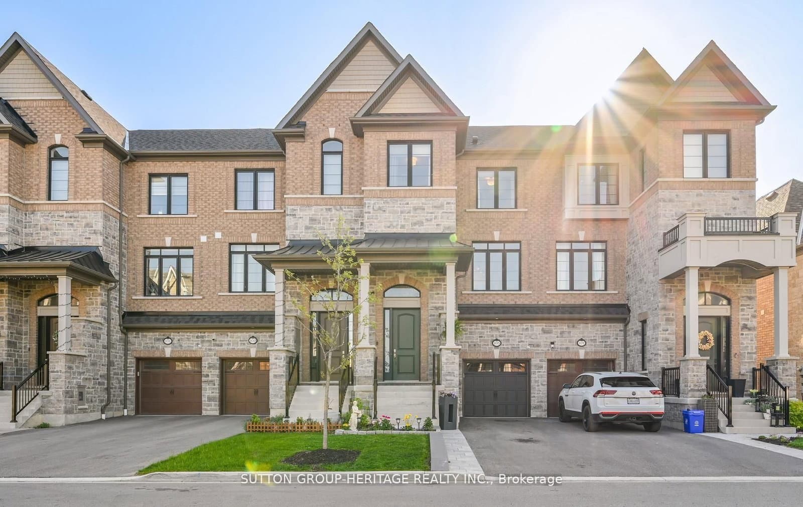 3-bedroom Att/Row/Townhouse at 105 Dorian Drive