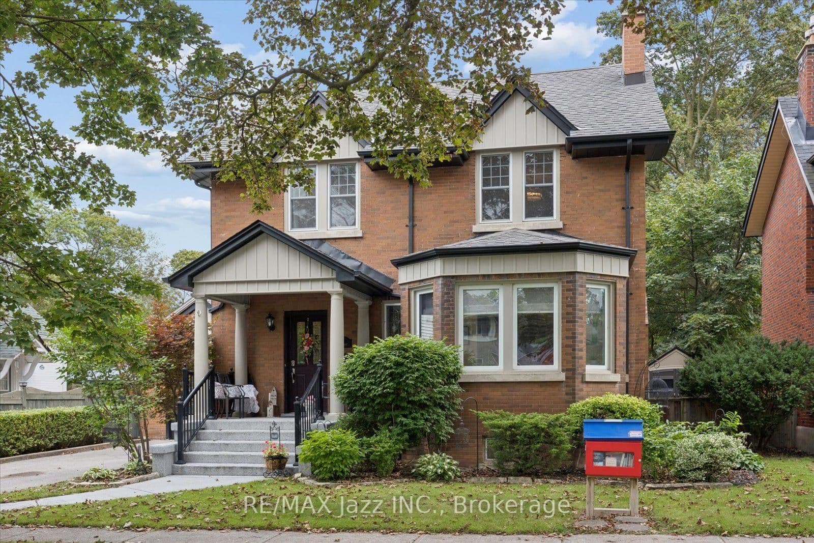 3-bedroom Detached at 425 Masson Street