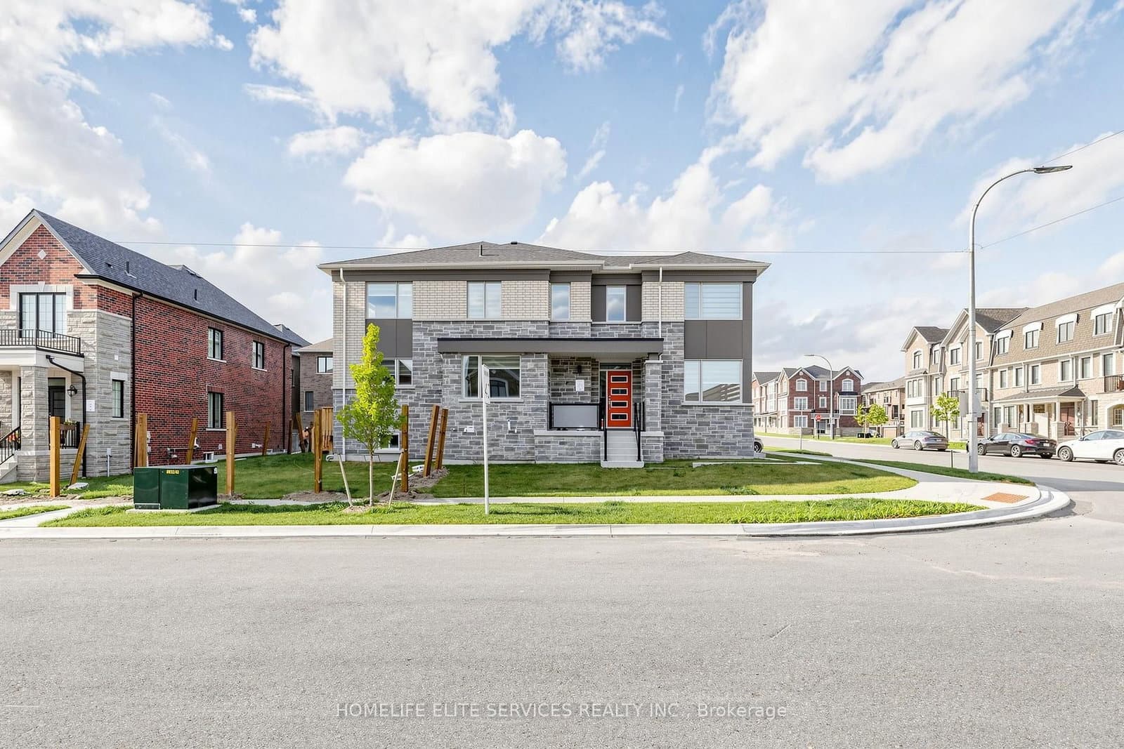 4-bedroom Att/Row/Townhouse at 3238 Brigadier Avenue