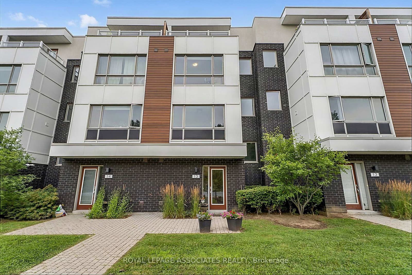 4-bedroom Condo Townhouse at 13 - 1870 Altona Road