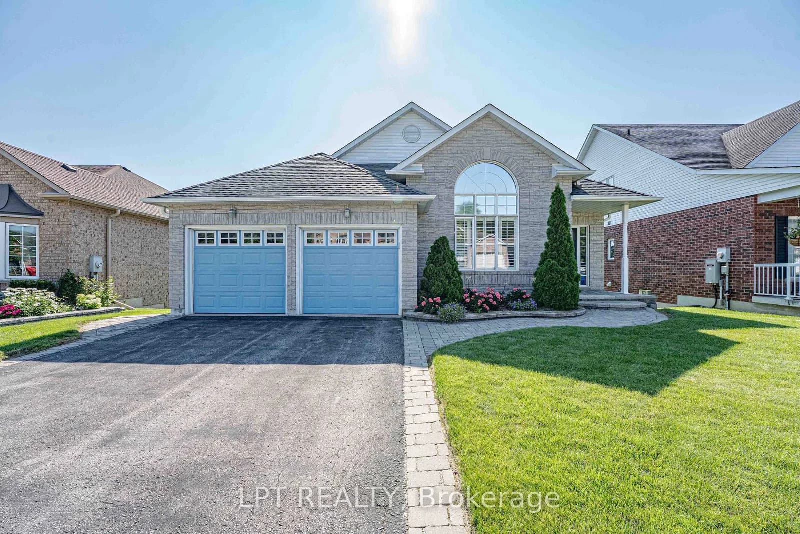 2-bedroom Detached at 219 Waterbury Crescent