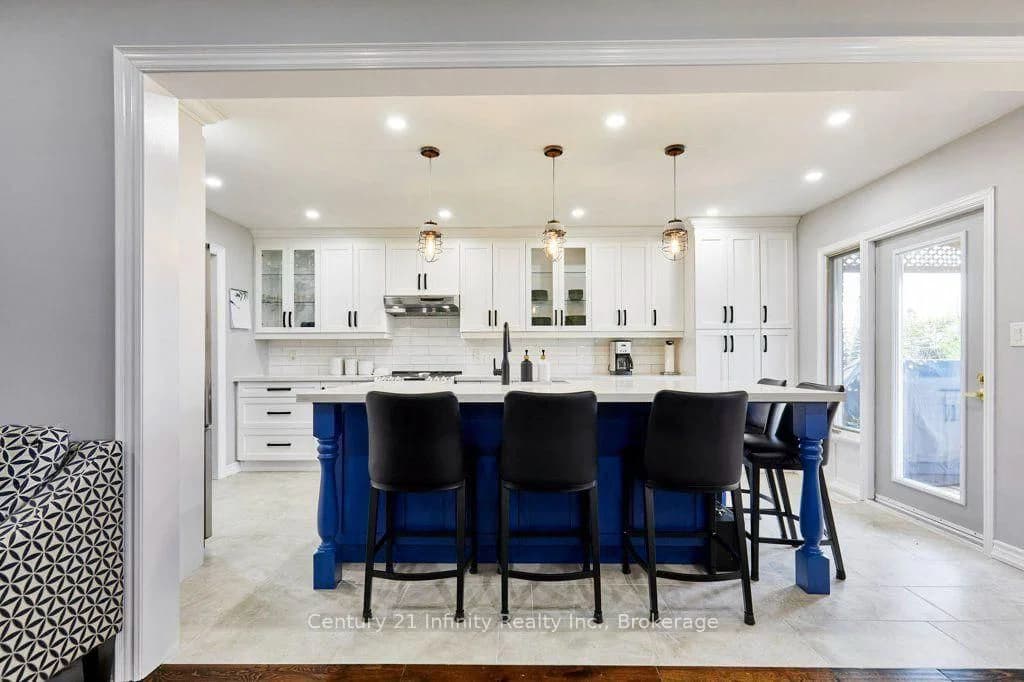 4-bedroom Detached at 8 Murkar Crescent
