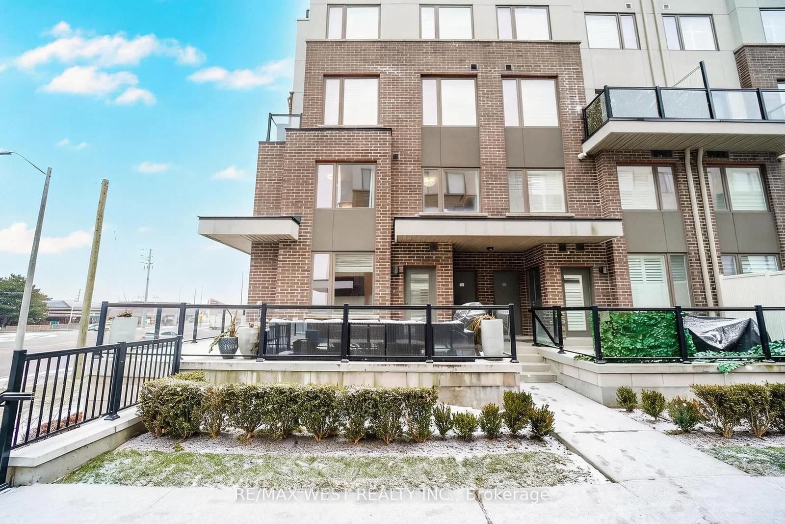3-bedroom Condo Townhouse at 211 - 1460 Whites Road