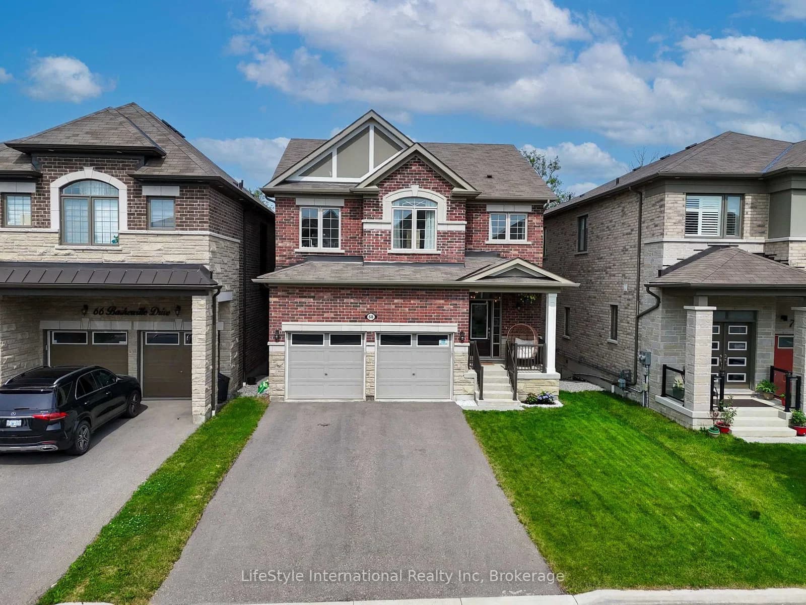 4-bedroom Detached at 68 Barkerville Drive