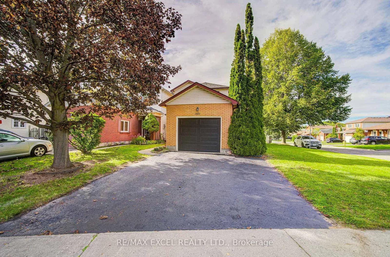 3-bedroom Detached at 1171 Attersley Drive