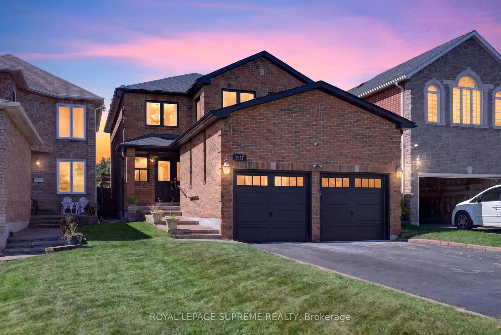 4-bedroom Detached at 1967 Parkside Drive