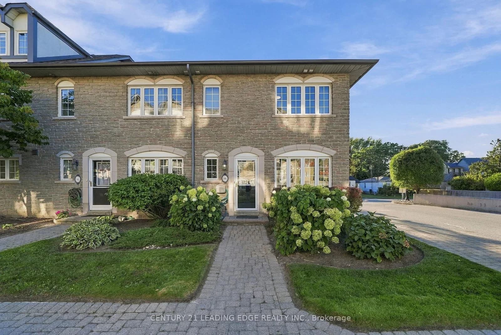 3-bedroom Condo Townhouse at 146 - 1995 Royal Road