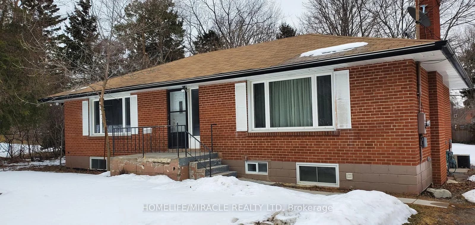 3-bedroom Detached at 544 Gillmoss Road