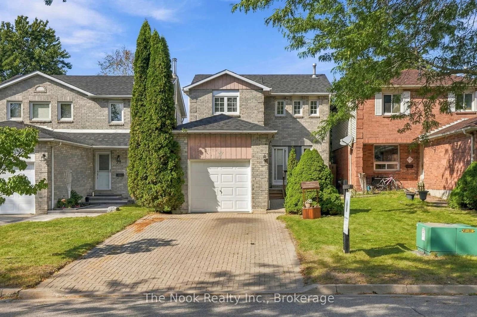 3-bedroom Detached at 27 Field Crescent