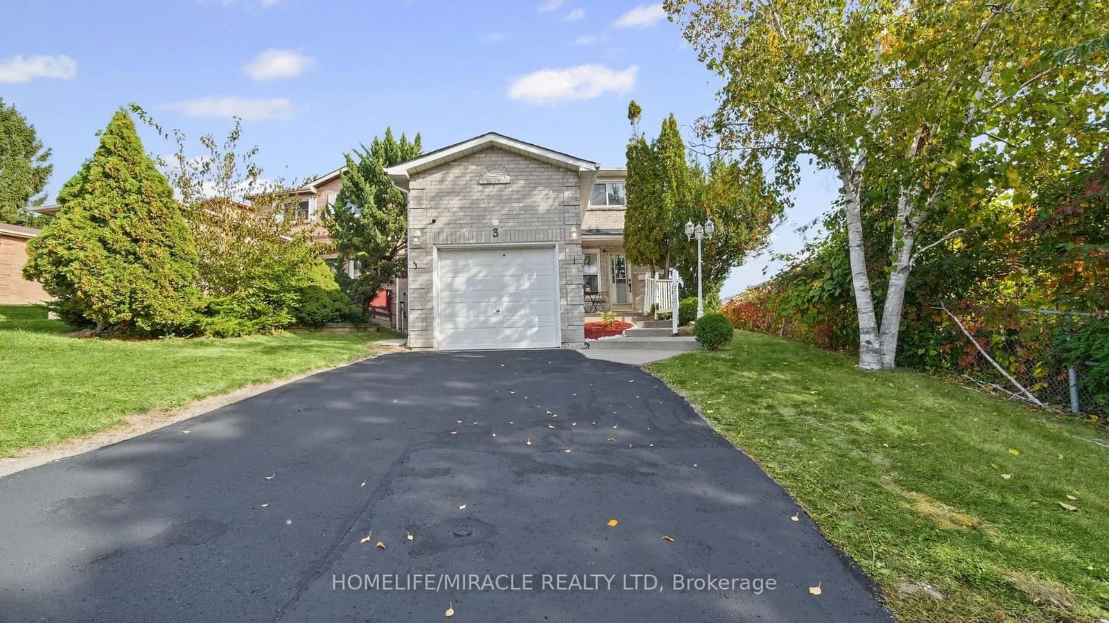 3-bedroom Detached at 3 Trawley Crescent