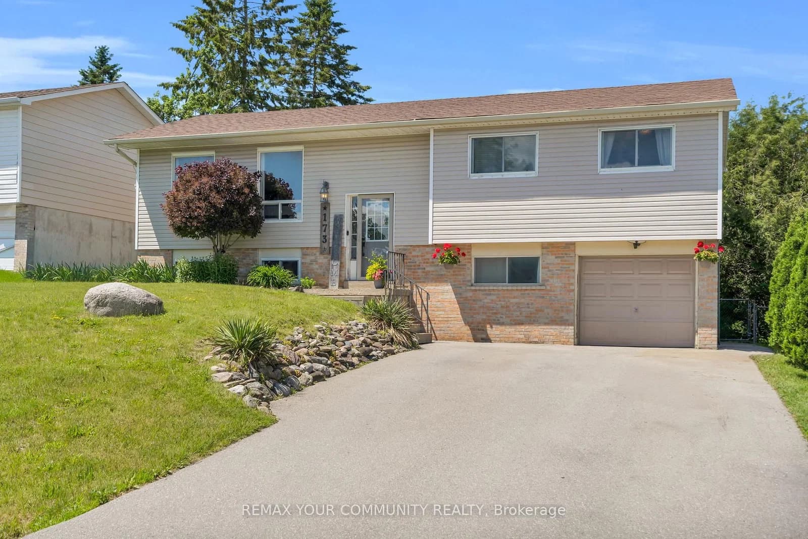 2-bedroom Detached at 173 Park Street