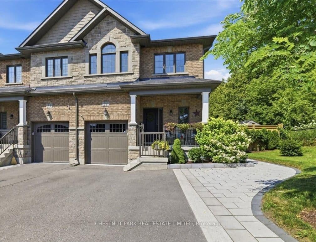 3-bedroom Att/Row/Townhouse at 21 Gord Matthews Way