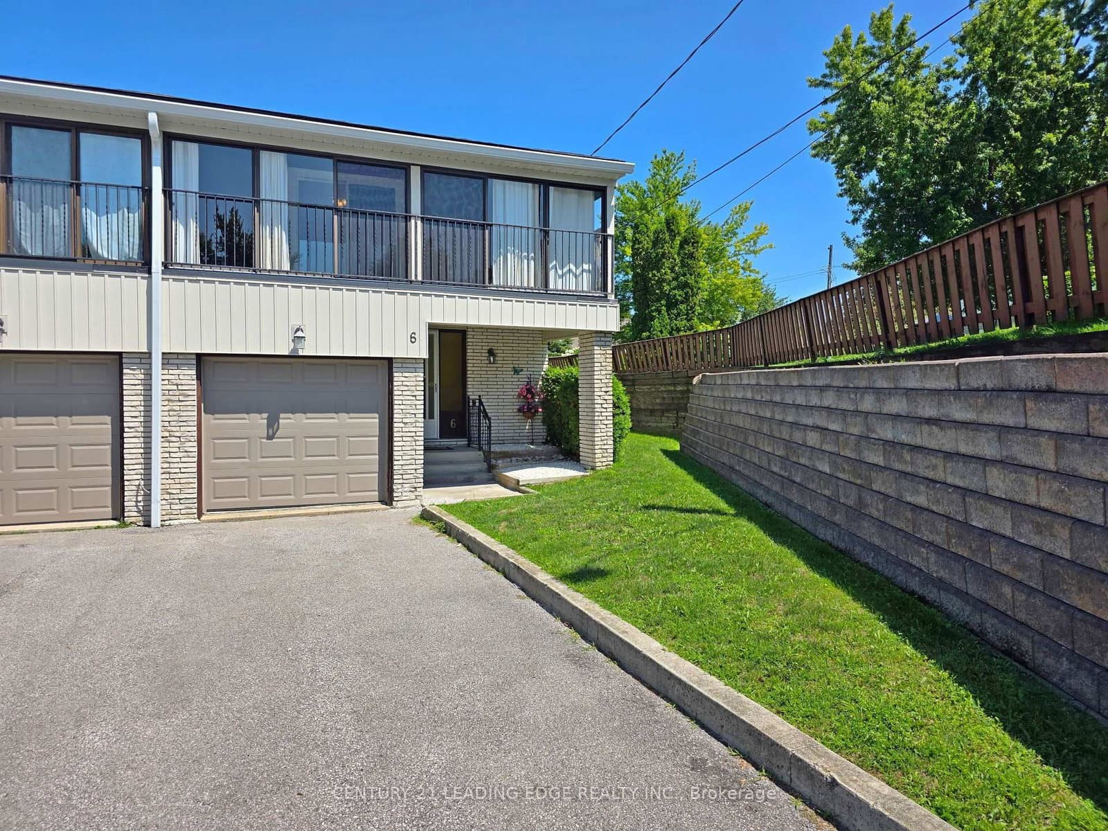 3-bedroom Condo Townhouse at 6 - 433 May Street