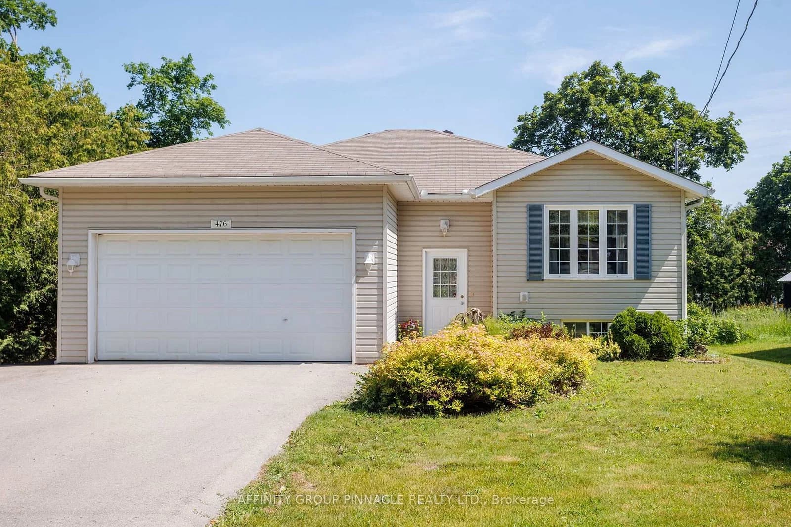 3-bedroom Detached at 476 Bay Street