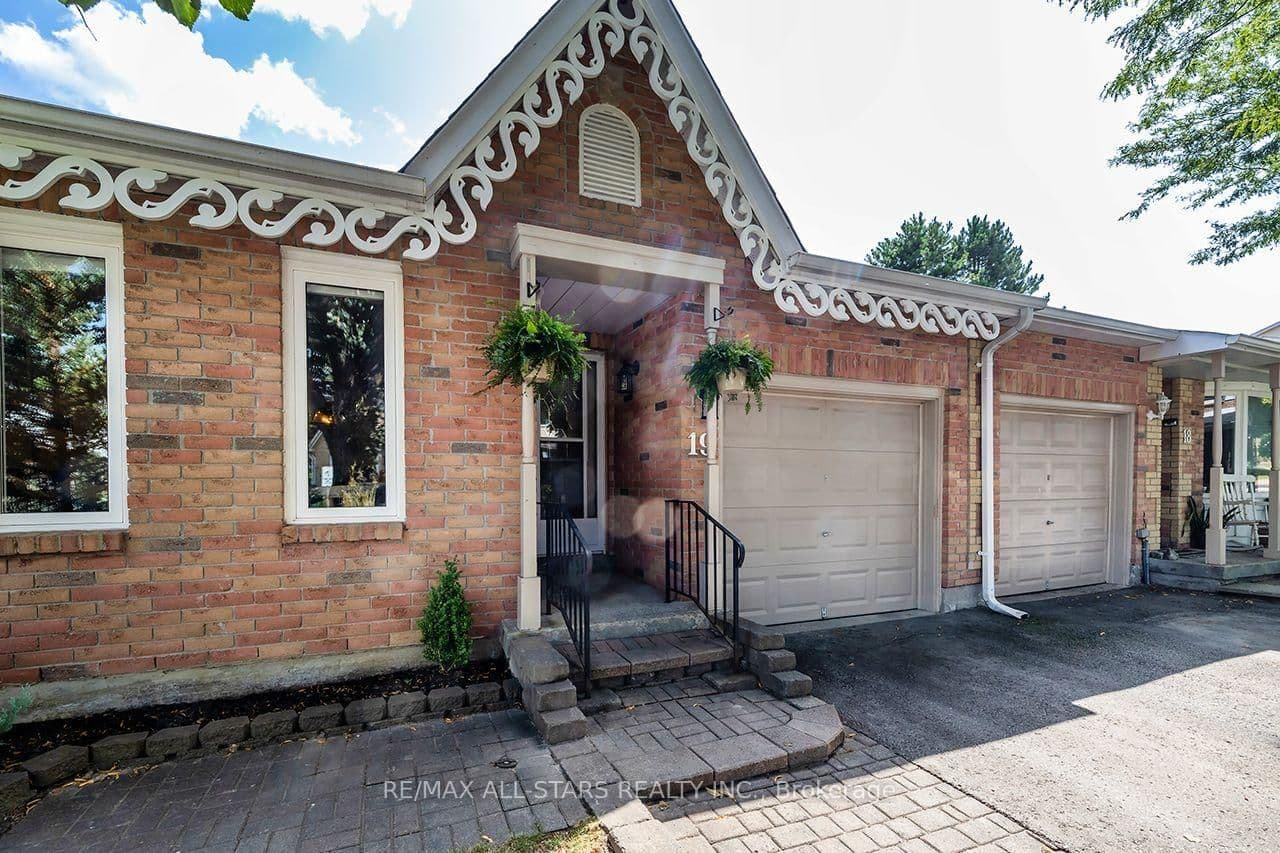 2-bedroom Condo Townhouse at 19 - 19 Adams Court