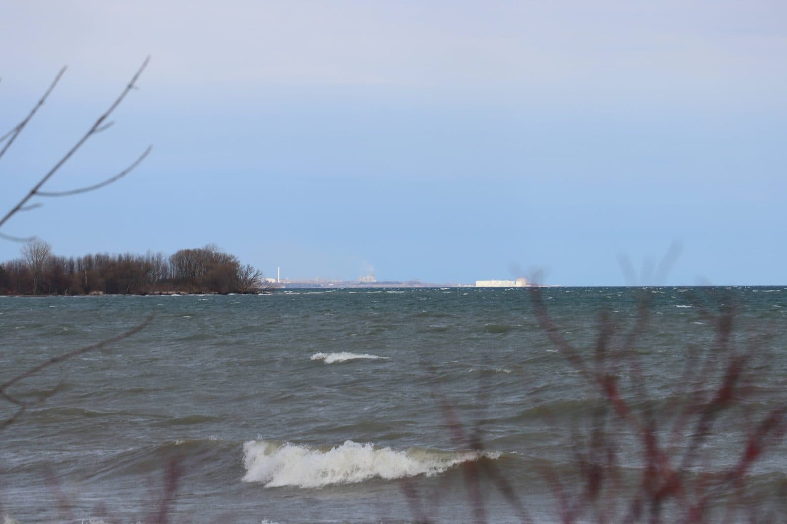 Lake Ontario shoreline in Ajax looking east