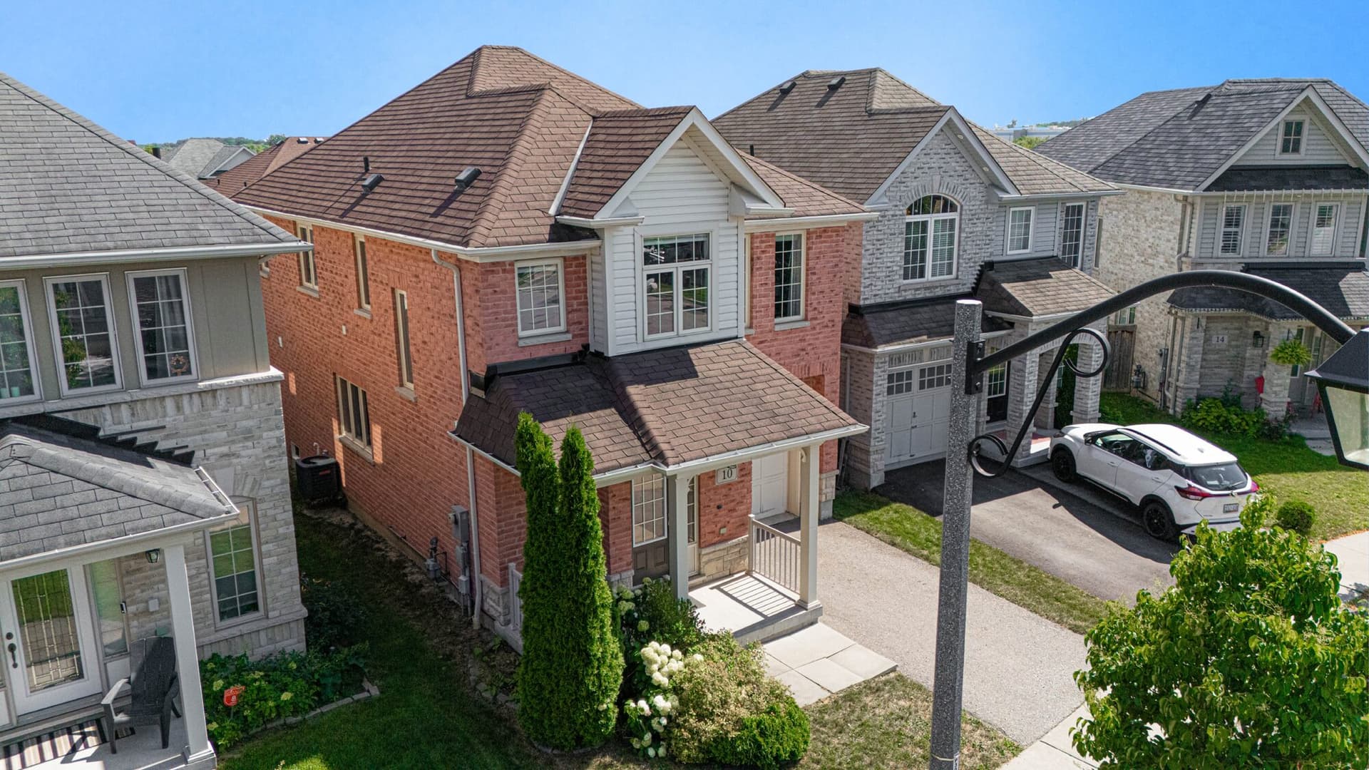 A Detached Home On A Quiet Crescent, Not A Townhouse Row