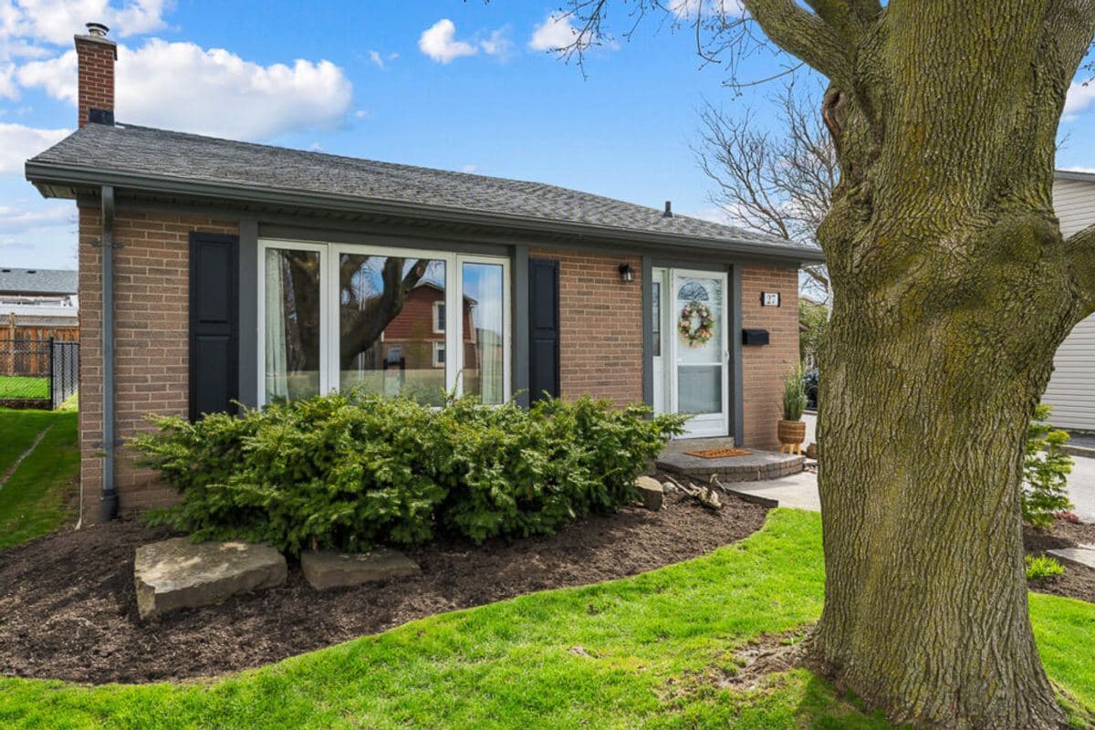 Condo vs. Bungalow for Retirement: Pros and Cons