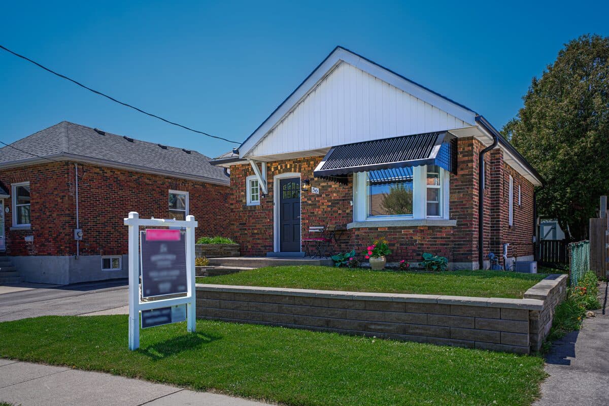 56 Gladstone Ave