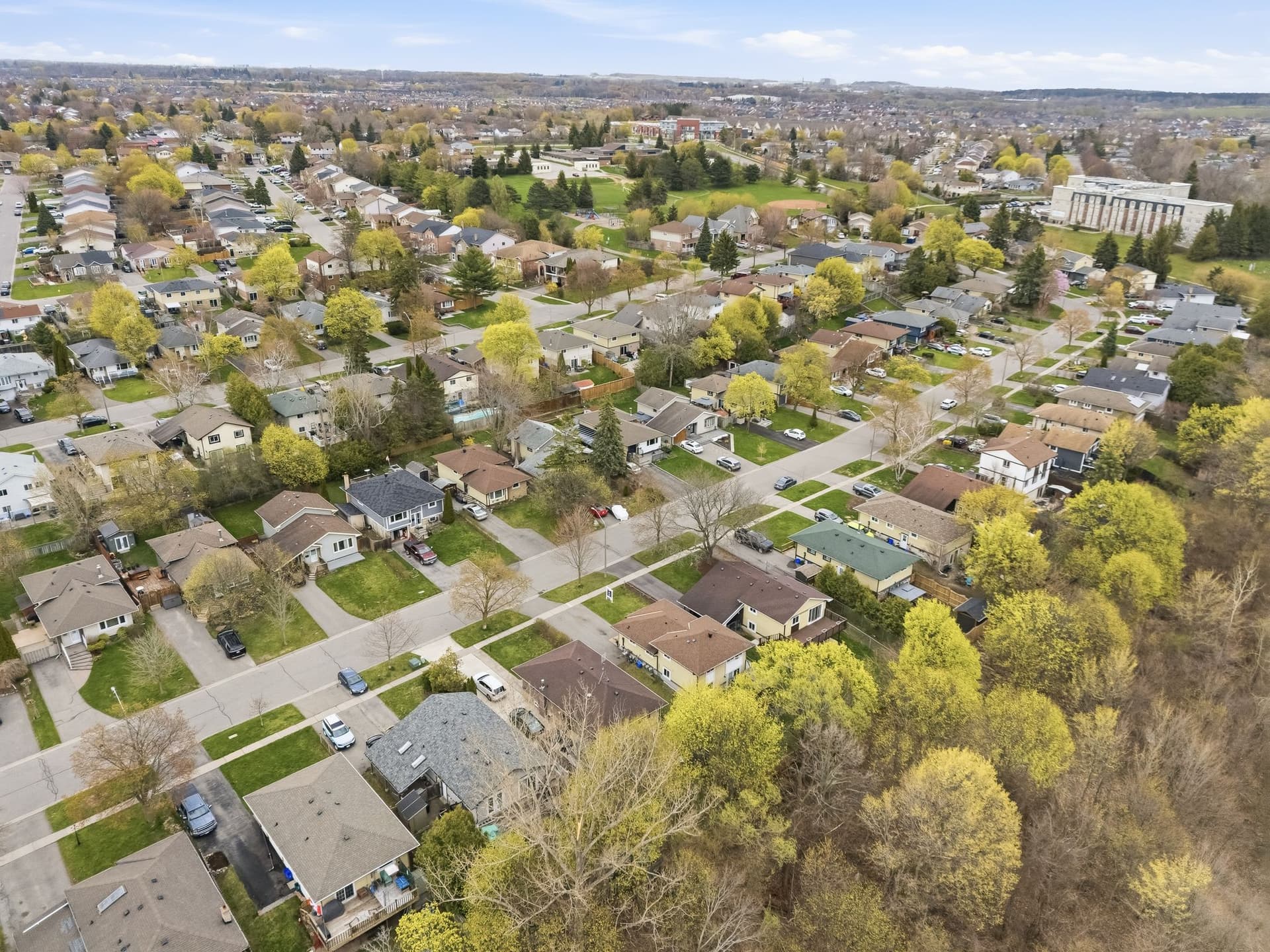 Eastdale, Walking Distance To The School And The Rec Centre