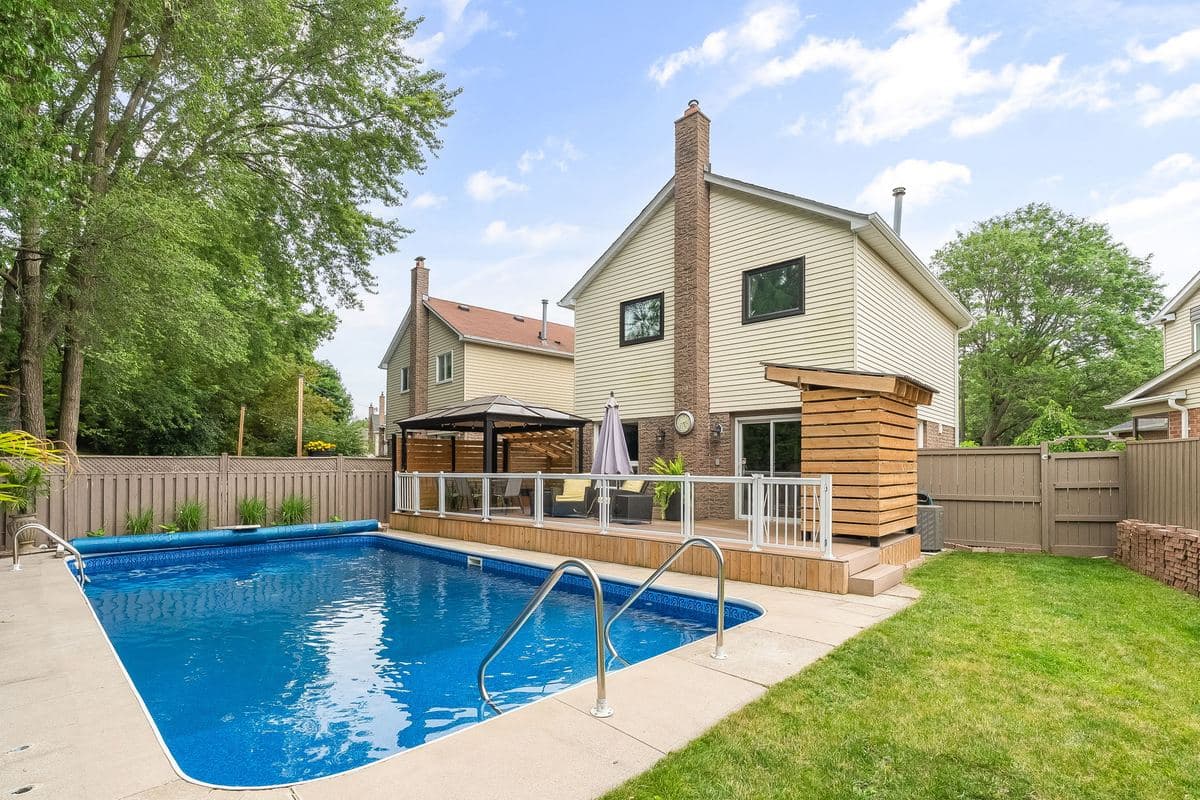 60 Frost Dr.