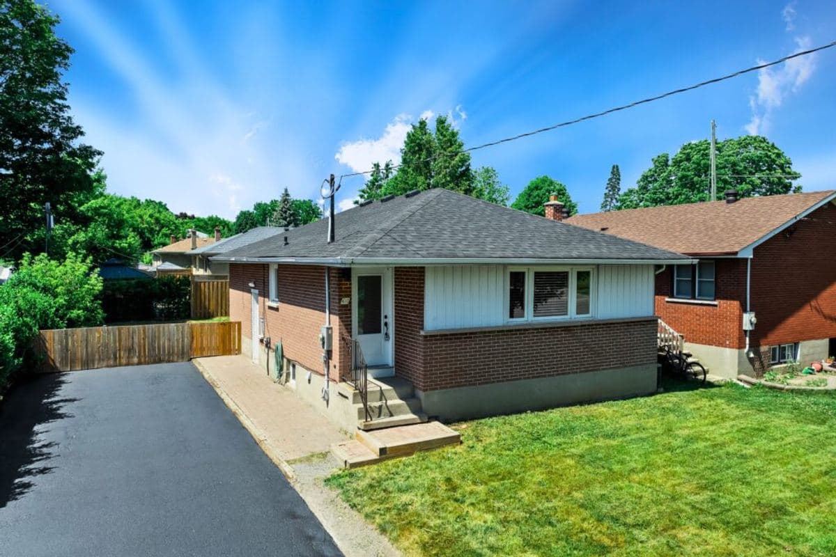 610 Shakespeare Ave