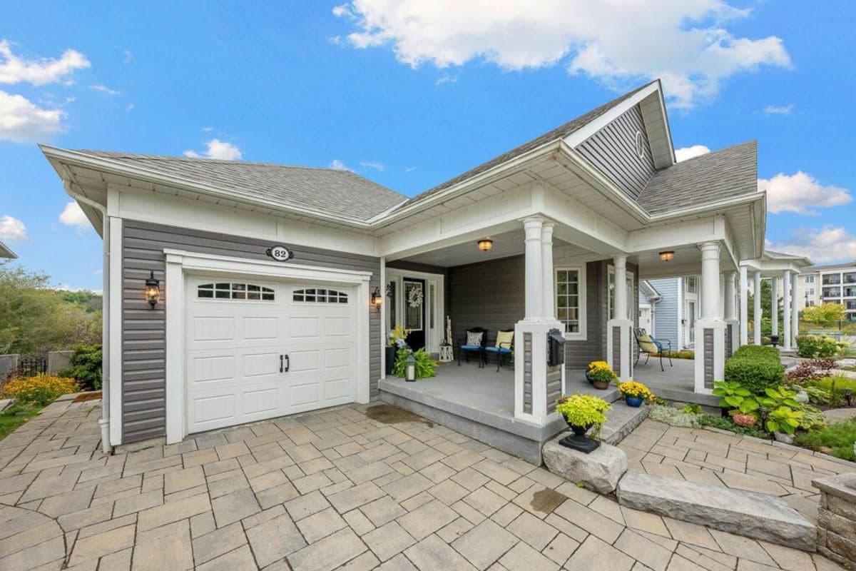 82 Carveth Cres