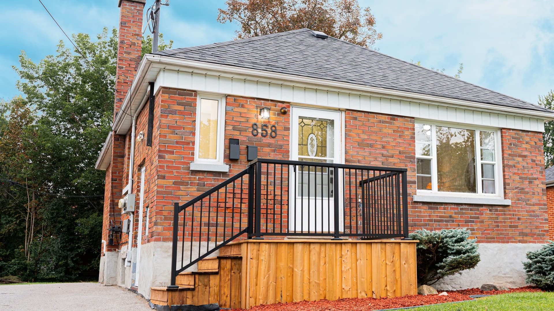 858 Grierson St, Oshawa - front exterior