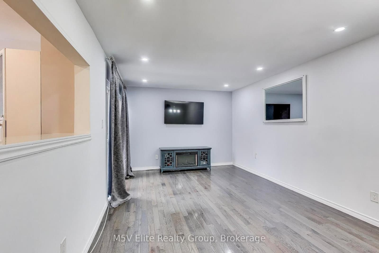 105 Dovedale, 10, Whitby - Photo 7 of 26