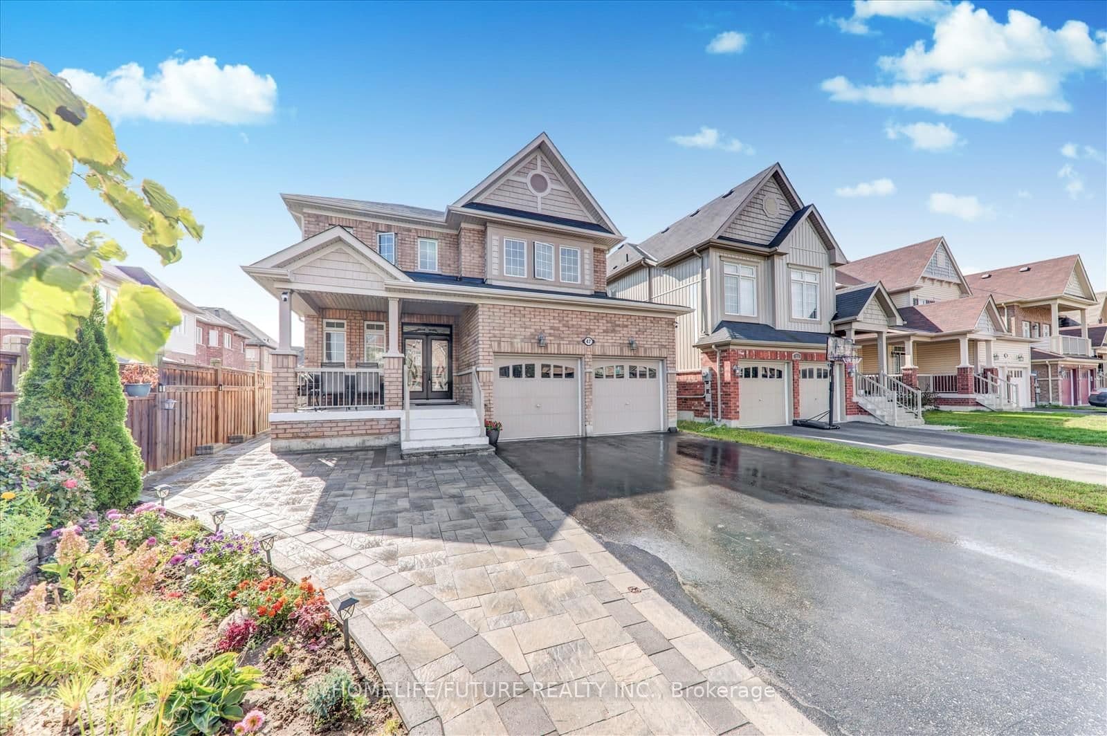 10 Henry Smith Ave, Bowmanville - Photo 4 of 35