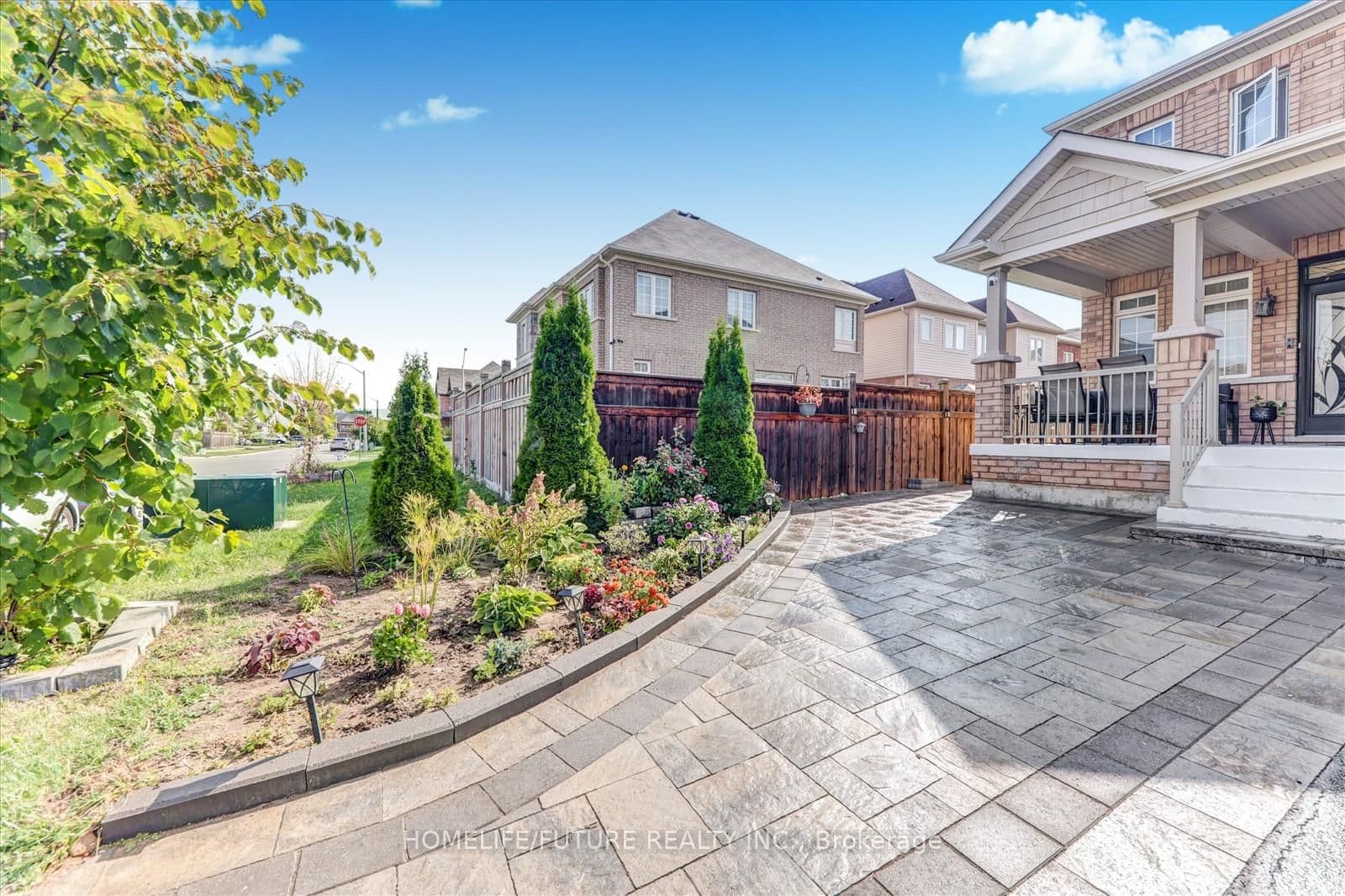 10 Henry Smith Ave, Bowmanville - Photo 5 of 35