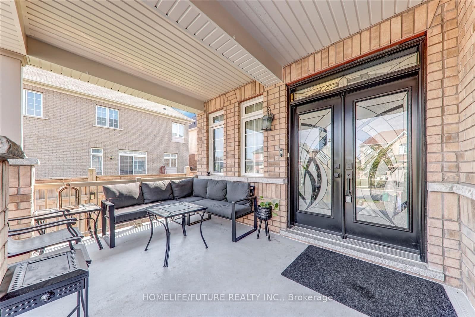 10 Henry Smith Ave, Bowmanville - Photo 6 of 35