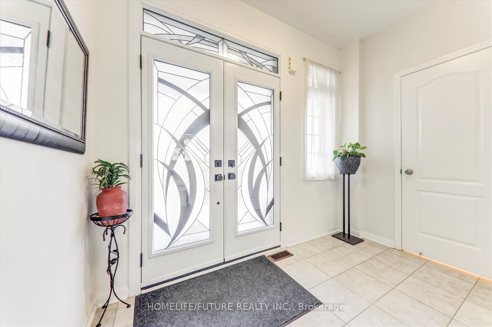 10 Henry Smith Ave, Bowmanville - Photo 7 of 35
