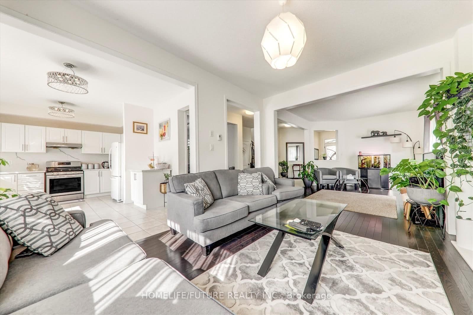 10 Henry Smith Ave, Bowmanville - Photo 12 of 35