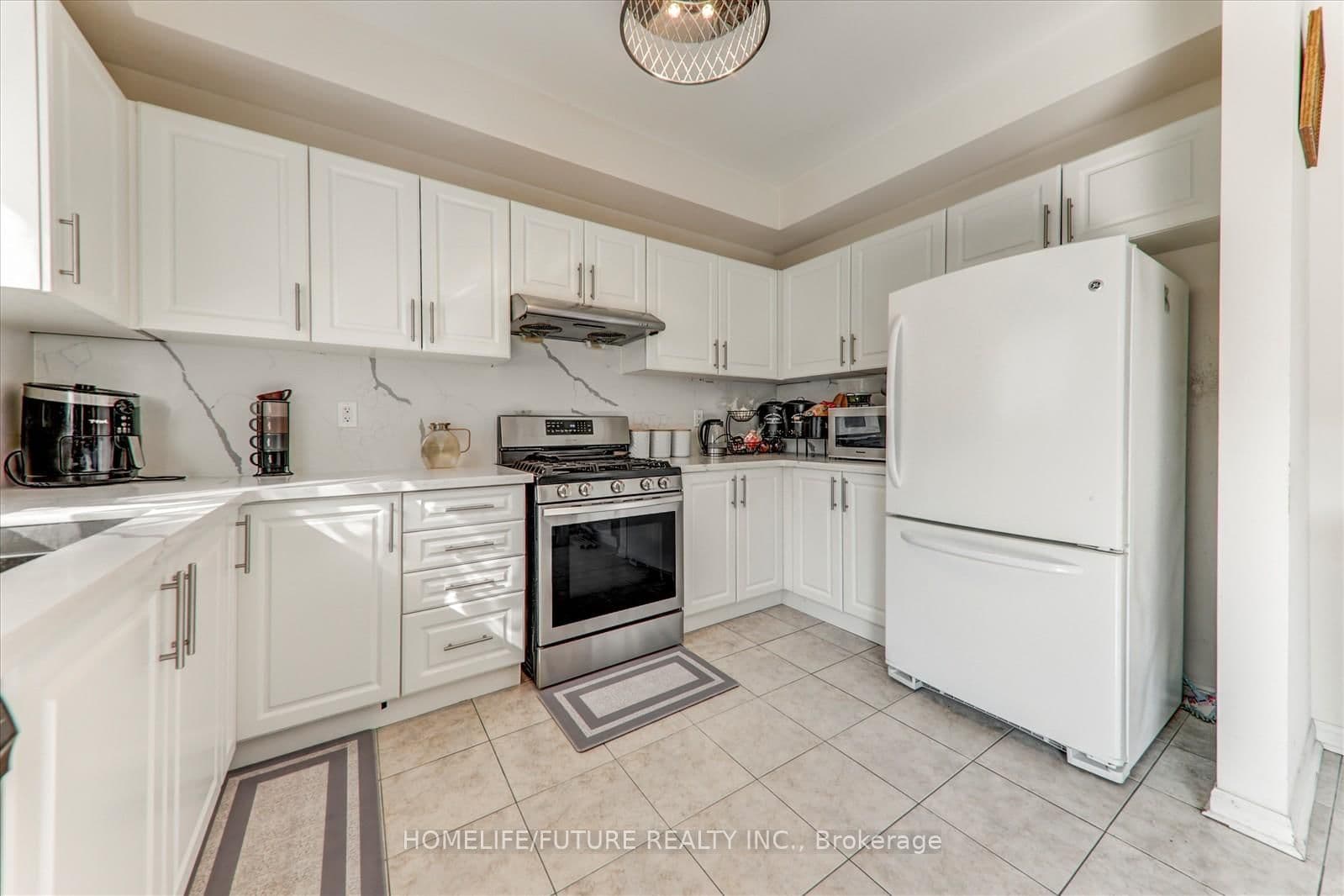 10 Henry Smith Ave, Bowmanville - Photo 15 of 35