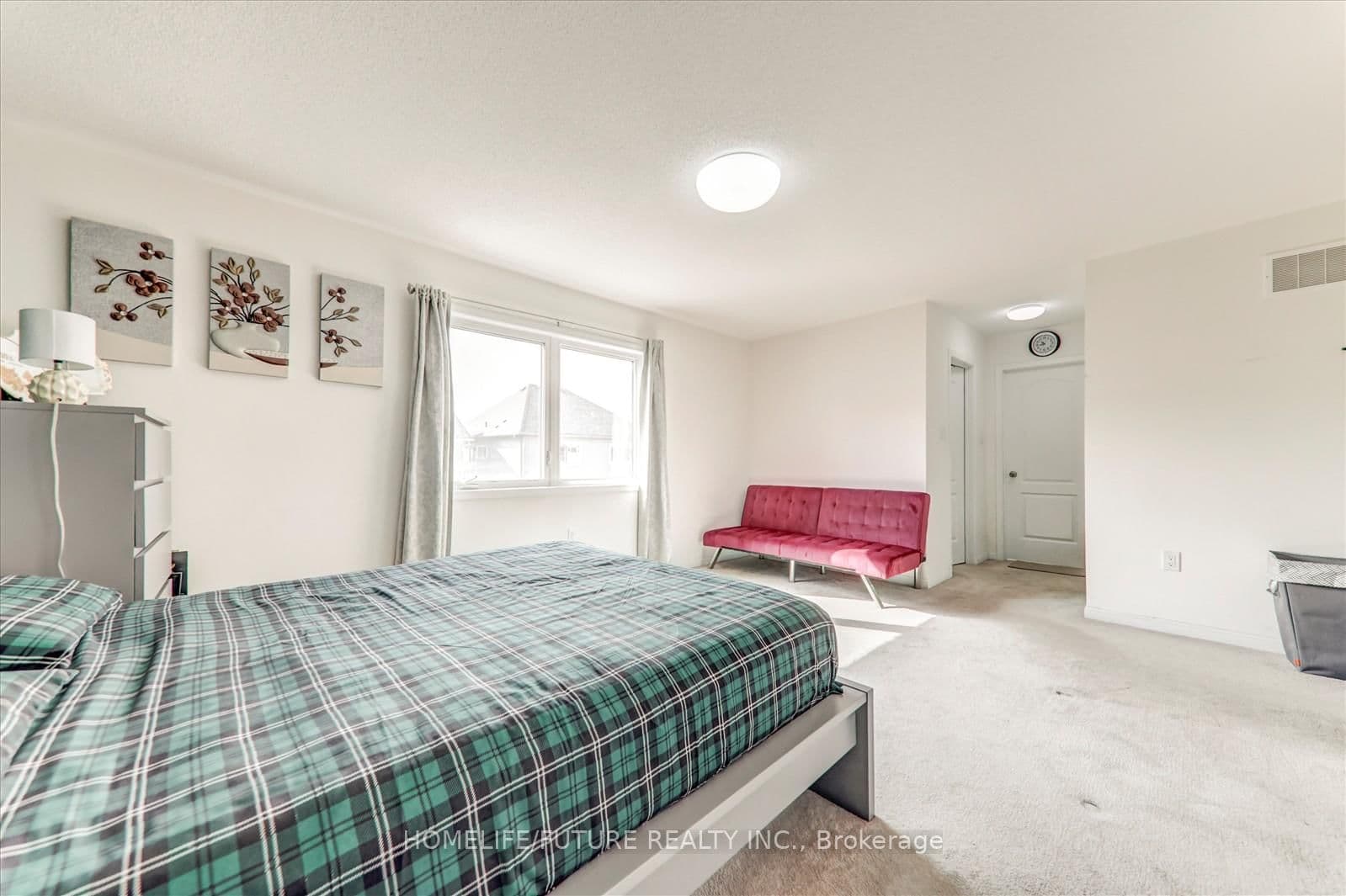 10 Henry Smith Ave, Bowmanville - Photo 22 of 35