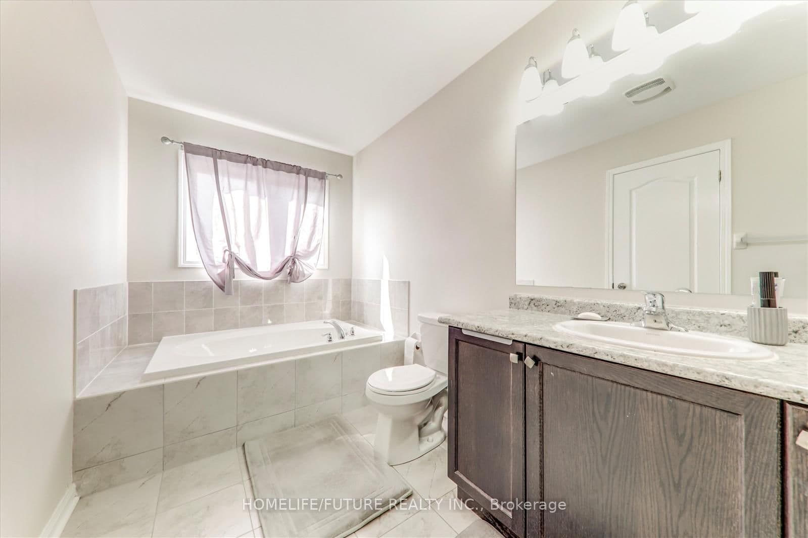 10 Henry Smith Ave, Bowmanville - Photo 23 of 35