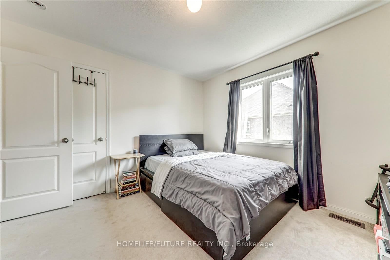 10 Henry Smith Ave, Bowmanville - Photo 26 of 35
