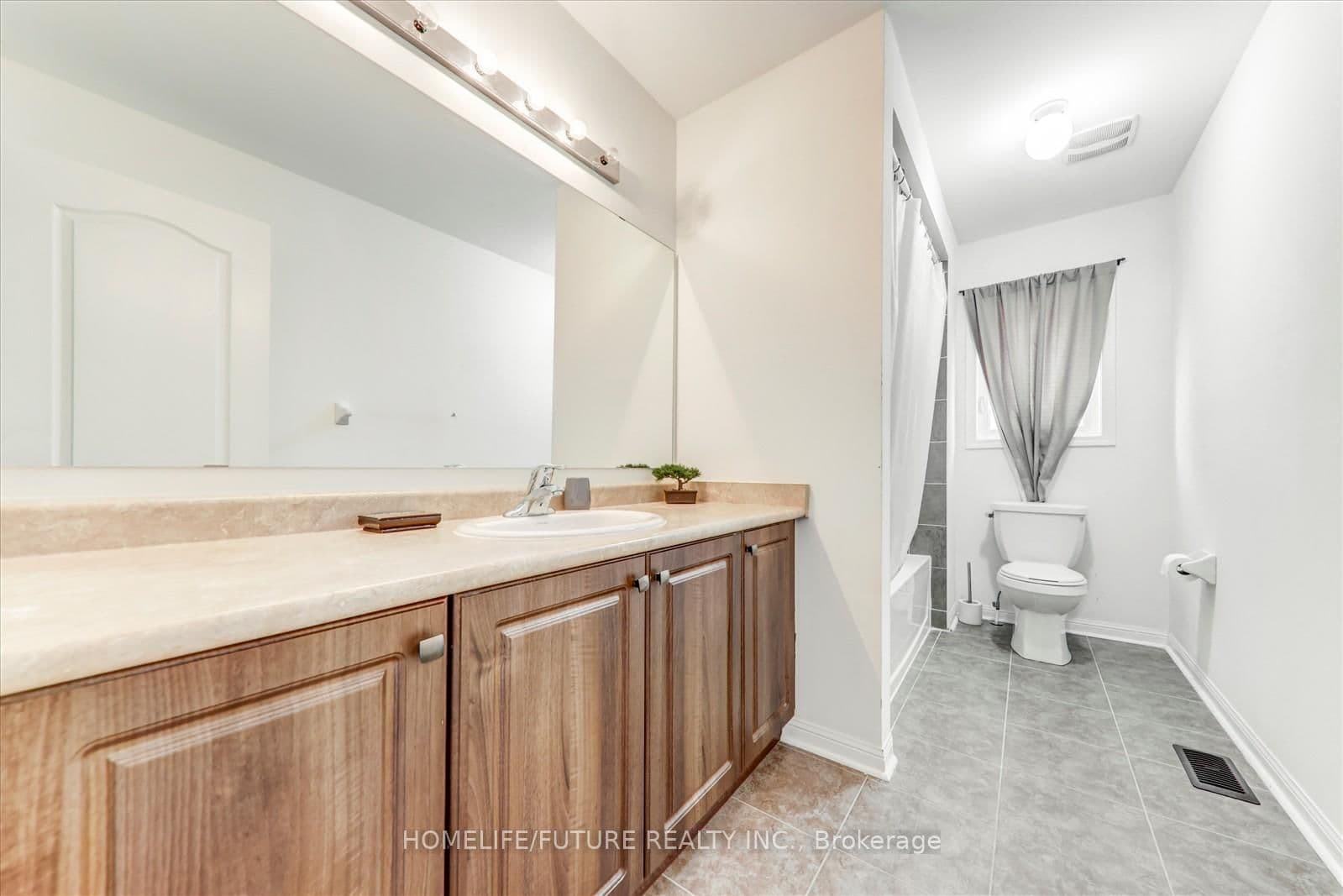 10 Henry Smith Ave, Bowmanville - Photo 27 of 35