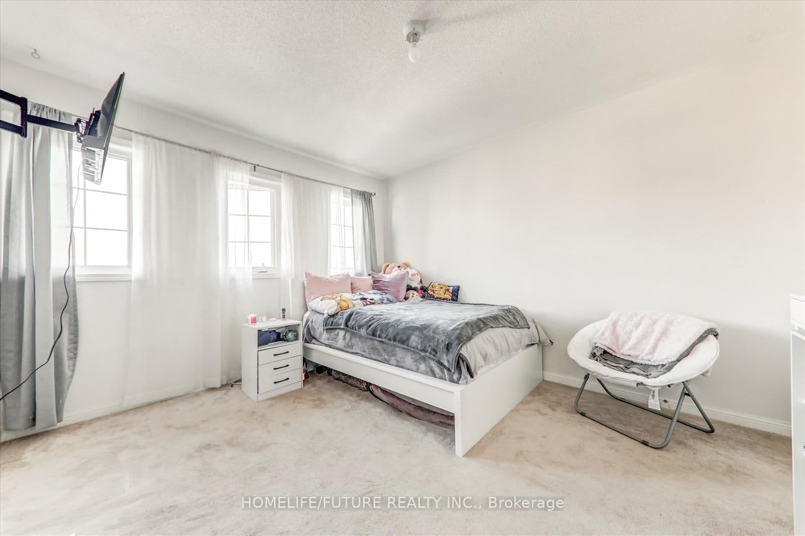 10 Henry Smith Ave, Bowmanville - Photo 28 of 35