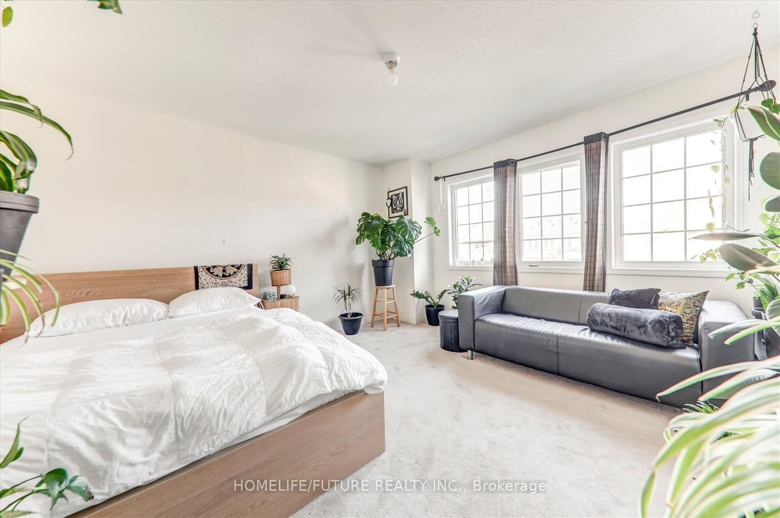10 Henry Smith Ave, Bowmanville - Photo 30 of 35