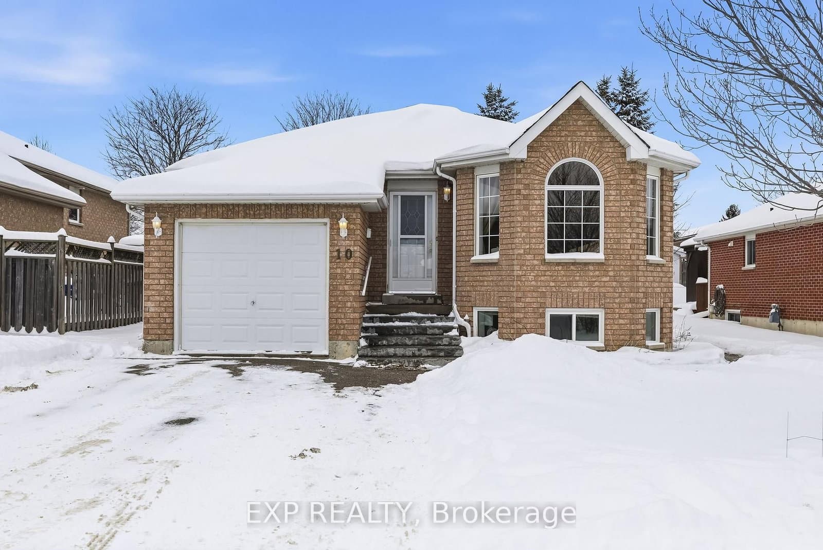 10 McGibbon Blvd, Lindsay
