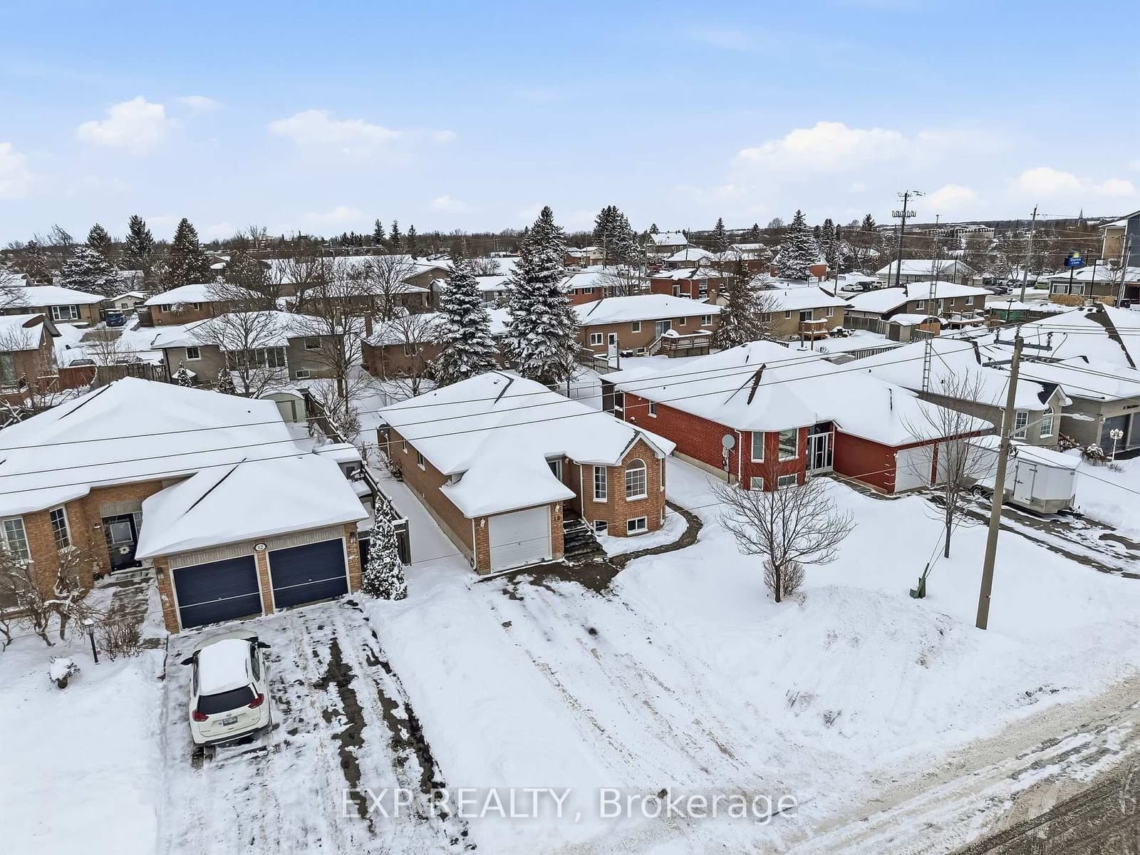 10 McGibbon Blvd, Lindsay - Photo 4 of 40