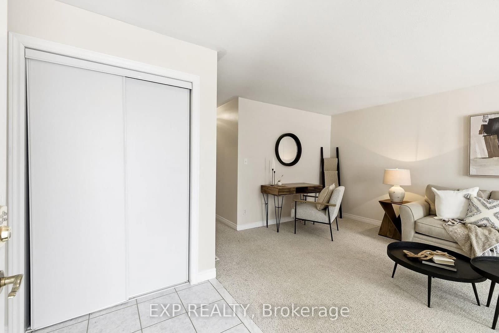 10 McGibbon Blvd, Lindsay - Photo 6 of 40