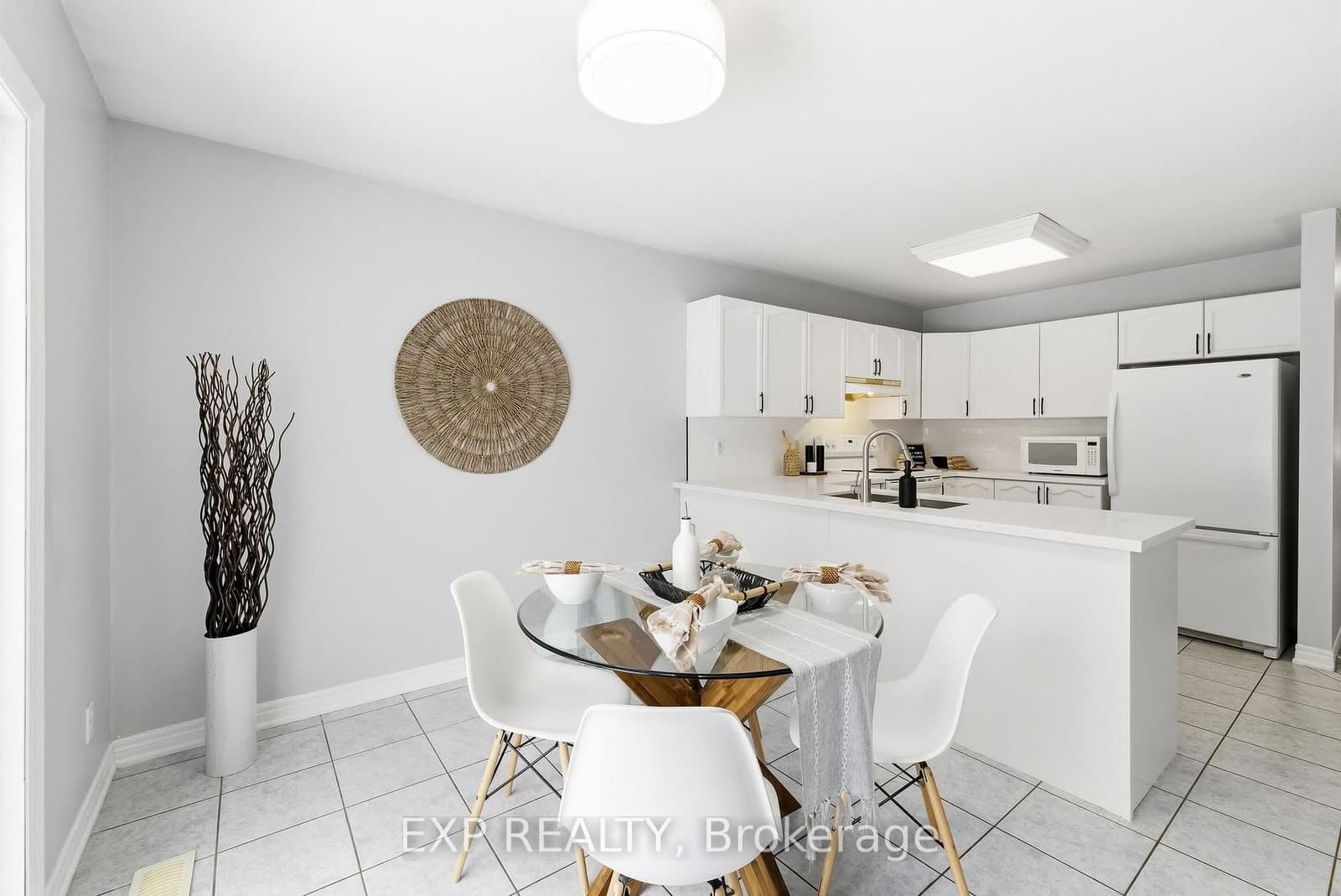 10 McGibbon Blvd, Lindsay - Photo 19 of 40