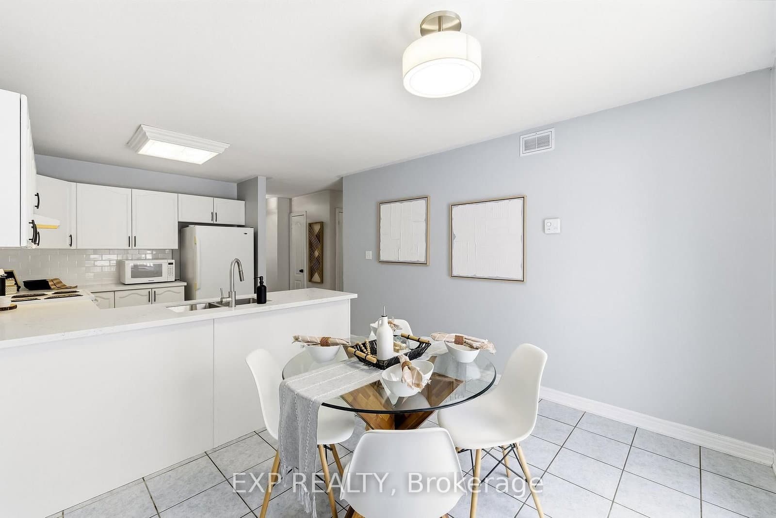 10 McGibbon Blvd, Lindsay - Photo 20 of 40